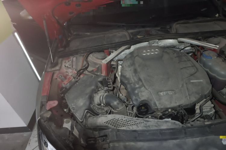 Used Audi A4L 2018 30th Anniversary Edition 30 TFSI Ambition Model Engine Bay Right