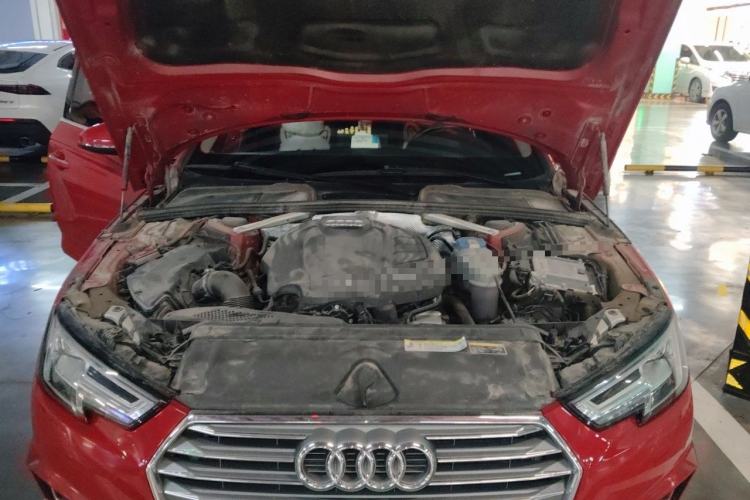 Used Audi A4L 2018 30th Anniversary Edition 40 TFSI Fashion Model Engine Bay