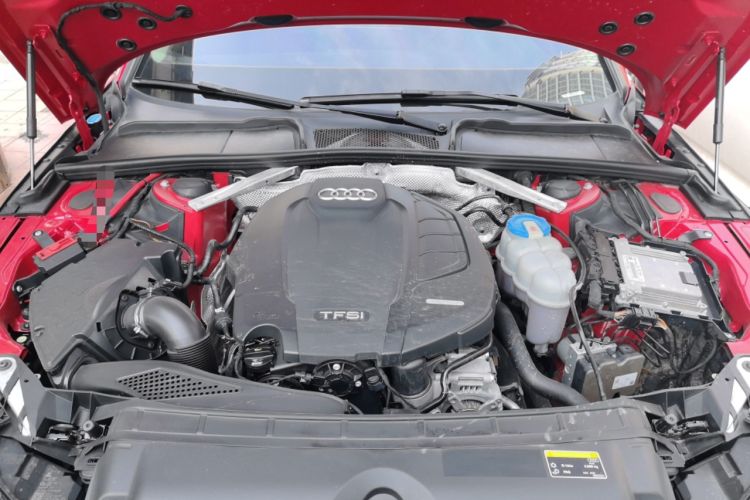 Used Audi A4L 2018 30th Anniversary Edition 40 TFSI Fashion Model Engine Bay
