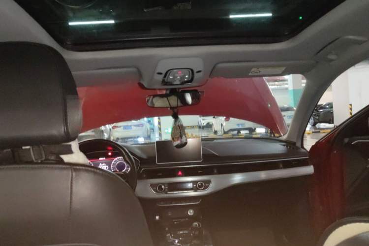 Used Audi A4L 2018 30th Anniversary Edition 40 TFSI Fashion Model Headliner
