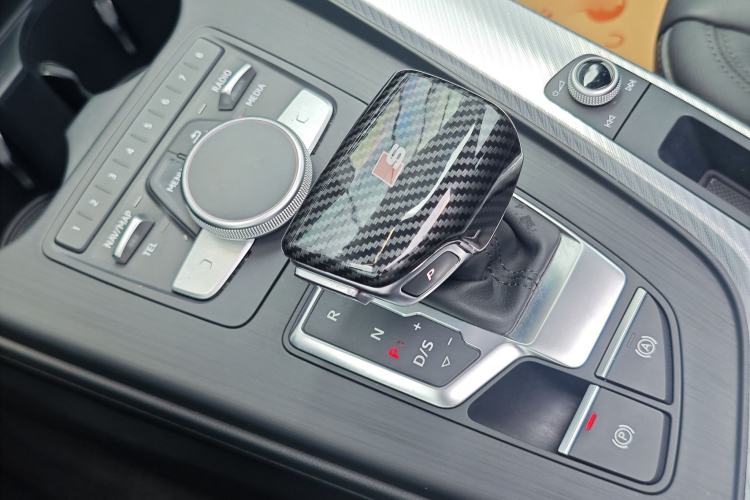 Used Audi A4L 2018 30th Anniversary Edition 40 TFSI Fashion Model Interior 2