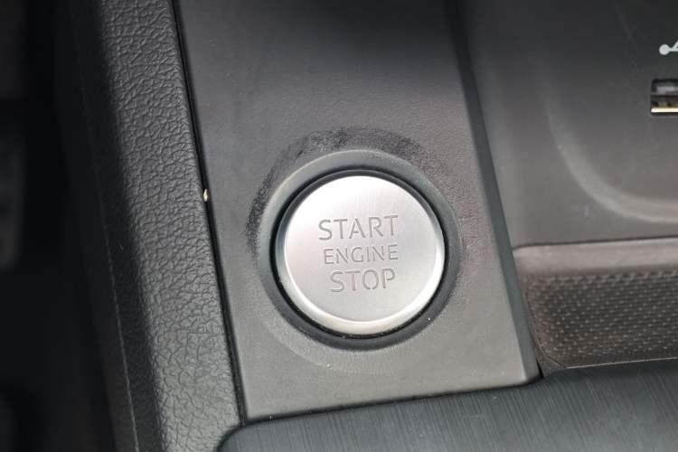 Used Audi A4L 2018 30th Anniversary Edition 40 TFSI Fashion Model Interior 3