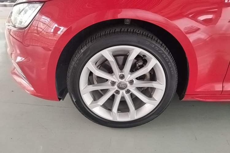 Used Audi A4L 2018 30th Anniversary Edition 40 TFSI Trendy Model Left Front Wheel Hub