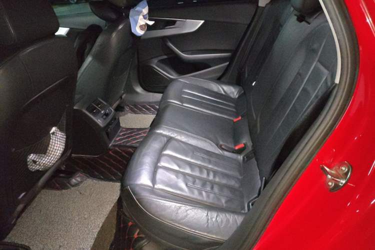 Used Audi A4L 2018 30th Anniversary Edition 40 TFSI Fashion Model Left Rear Seat