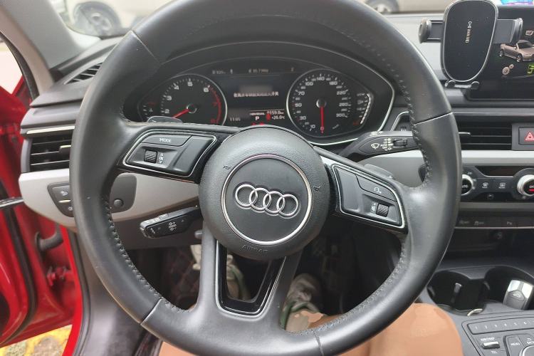 Used Audi A4L 2018 30th Anniversary Edition 40 TFSI Trendy Model Steering Wheel