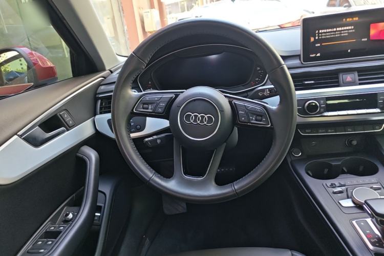 Used Audi A4L 2018 30th Anniversary Edition 40 TFSI Fashion Model Steering Wheel