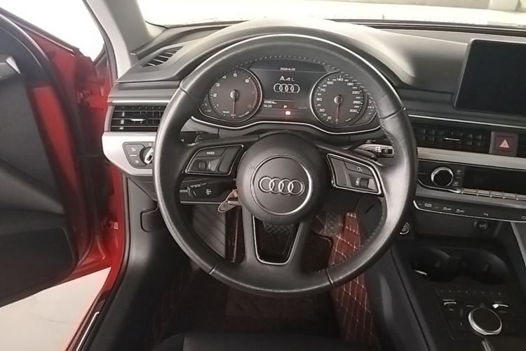 Used Audi A4L 2018 30th Anniversary Edition 40 TFSI Trendy Model Steering Wheel