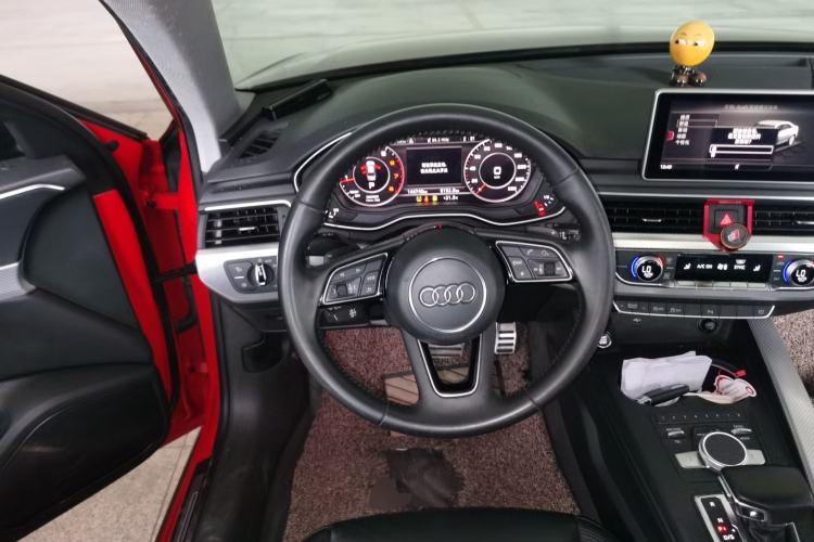 Used Audi A4L 2018 30th Anniversary Edition 40 TFSI Fashion Model Steering Wheel