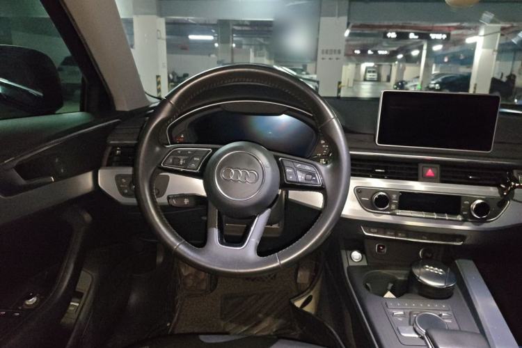 Used Audi A4L 2018 30th Anniversary Edition 40 TFSI Fashion Model Steering Wheel