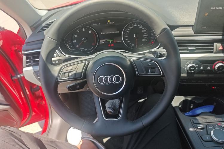 Used Audi A4L 2018 30th Anniversary Edition 40 TFSI Trendy Model Steering Wheel