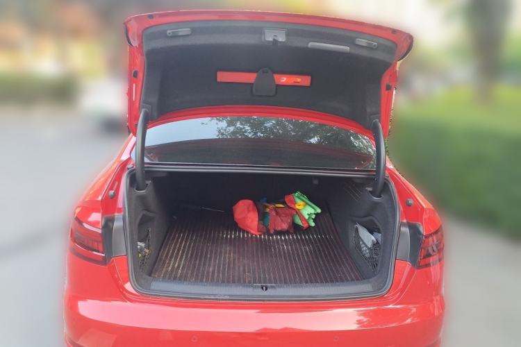 Used Audi A4L 2018 30th Anniversary Edition 40 TFSI Fashion Model Trunk