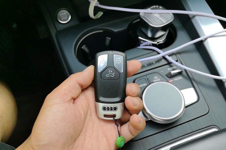 Used Audi A4L 2018 30th Anniversary Edition 40 TFSI Fashion Model Vehicle Key