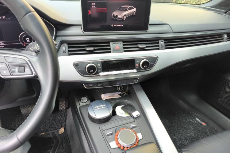 Used Audi A4L 2018 30th Anniversary Edition 40 TFSI Sport Edition Audio And AC Panel