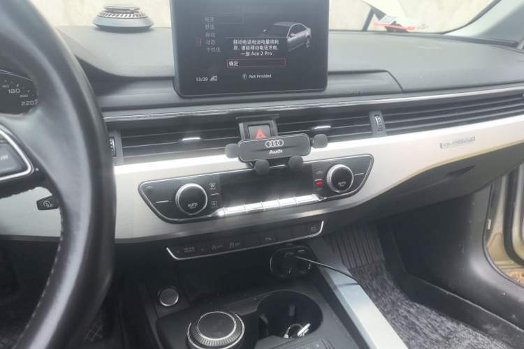 Used Audi A4L 2018 30th Anniversary Edition 45 TFSI quattro Individual Sport Edition Audio And AC Panel