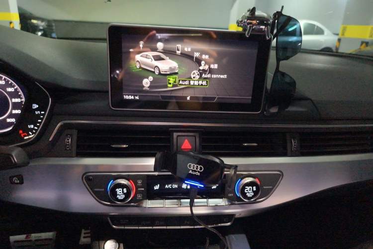 Used Audi A4L 2018 30th Anniversary Edition 40 TFSI Fashion Model Audio And AC Panel