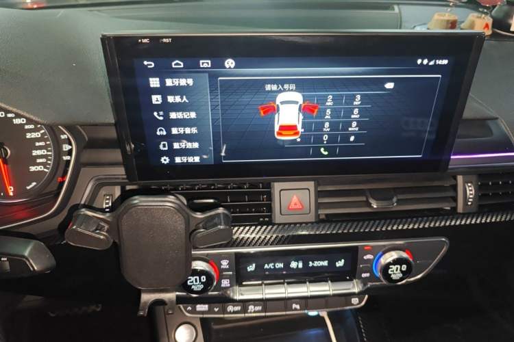 Used Audi A4L 2018 30th Anniversary Edition 45 TFSI quattro Individual Sport Edition Audio And AC Panel