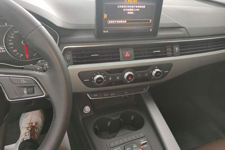 Used Audi A4L 2018 30th Anniversary Edition 40 TFSI Trendy Model Audio And AC Panel