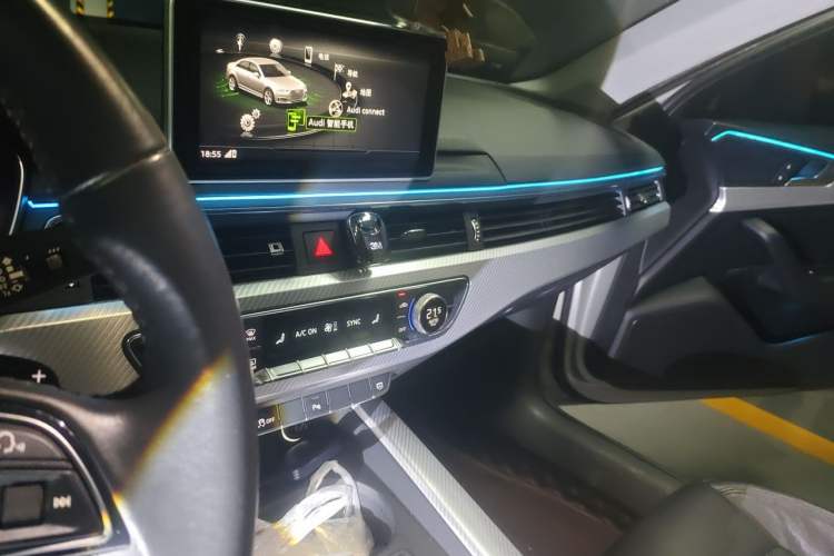 Used Audi A4L 2018 30th Anniversary Edition 40 TFSI Trendy Model Audio And AC Panel