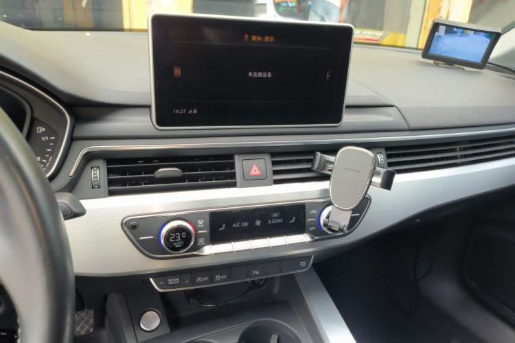 Used Audi A4L 2018 30th Anniversary Edition 40 TFSI Fashion Model Audio And AC Panel