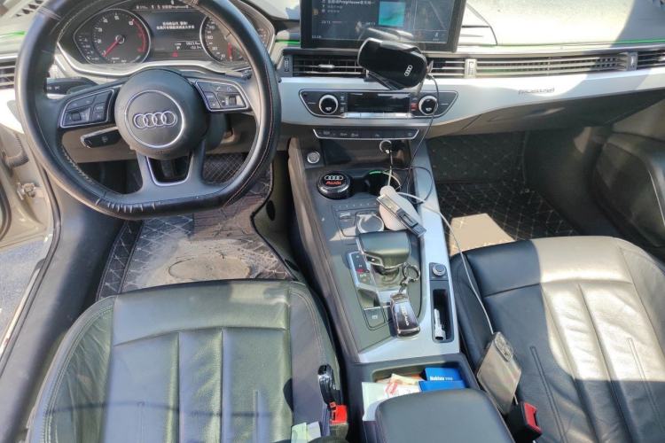 Used Audi A4L 2018 30th Anniversary Edition 45 TFSI quattro Individual Sport Edition Center Console