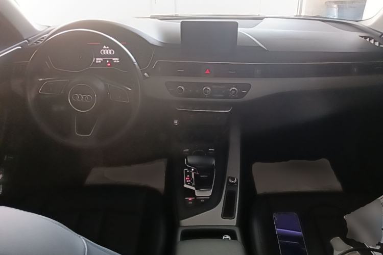 Used Audi A4L 2018 30th Anniversary Edition 40 TFSI Trendy Model Center Console