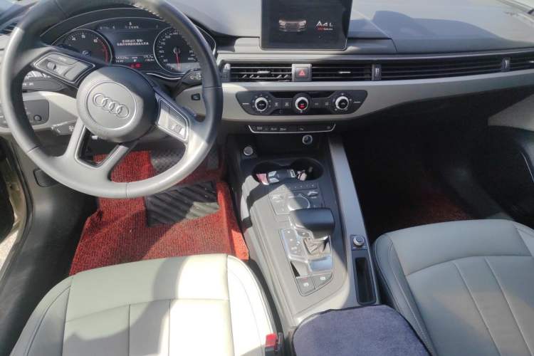 Used Audi A4L 2018 30th Anniversary Edition 40 TFSI Trendy Model Center Console