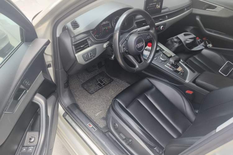 Used Audi A4L 2018 30th Anniversary Edition 40 TFSI Trendy Model Driver Seat