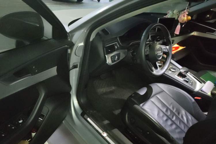 Used Audi A4L 2018 30th Anniversary Edition 40 TFSI Fashion Model Driver Seat