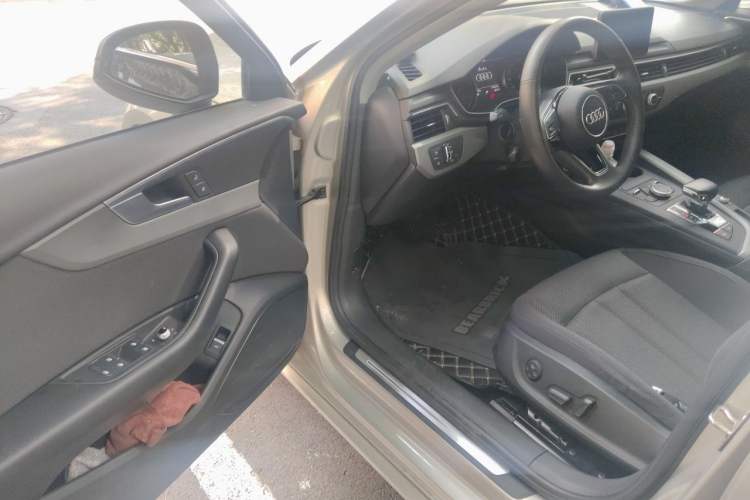 Used Audi A4L 2018 30th Anniversary Edition 40 TFSI Trendy Model Driver Seat