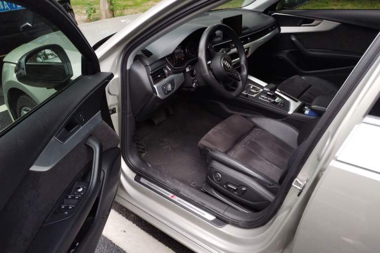 Used Audi A4L 2018 30th Anniversary Edition 45 TFSI quattro Individual Sport Edition Driver Seat