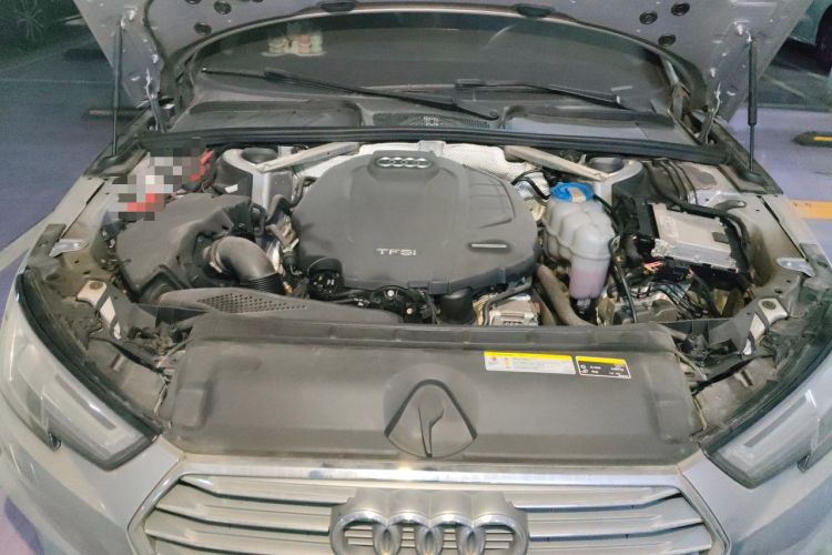 Used Audi A4L 2018 30th Anniversary Edition 40 TFSI Fashion Model Engine Bay