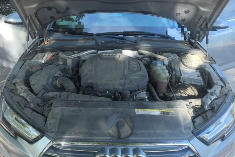 Used Audi A4L 2018 30th Anniversary Edition 40 TFSI Fashion Model Engine Bay