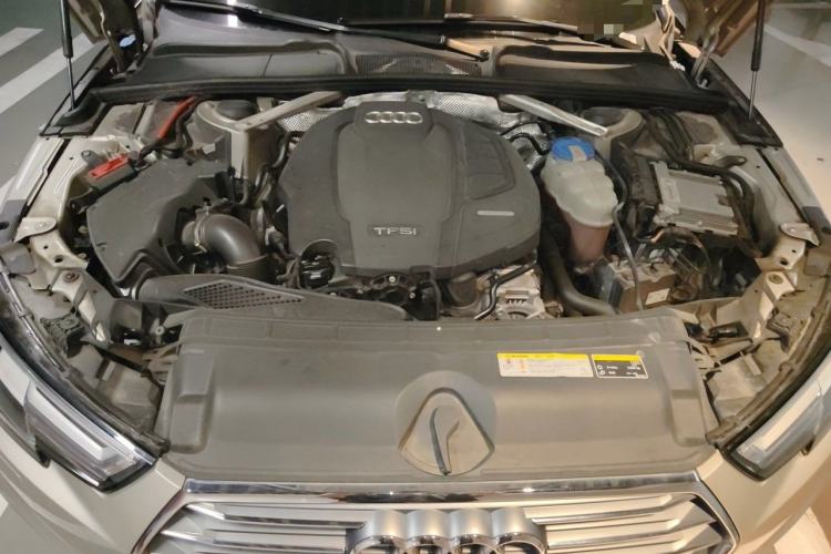 Used Audi A4L 2018 30th Anniversary Edition 40 TFSI Fashion Model Engine Bay