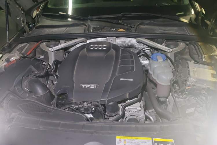 Used Audi A4L 2018 30th Anniversary Edition 40 TFSI Trendy Model Engine Bay