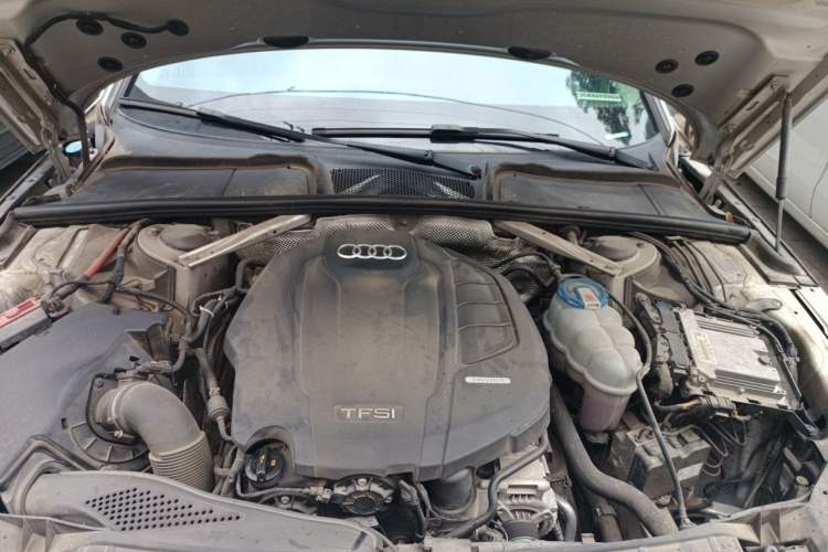 Used Audi A4L 2018 30th Anniversary Edition 40 TFSI Fashion Model Engine Bay