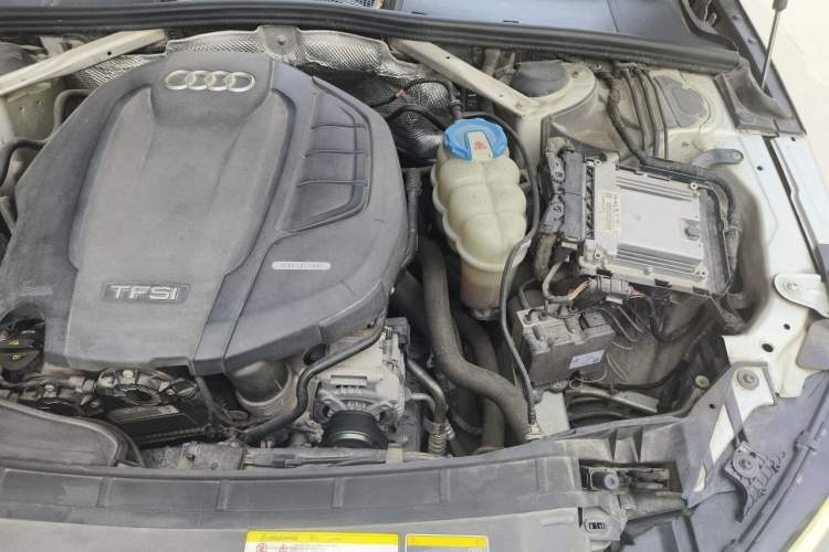 Used Audi A4L 2018 30th Anniversary Edition 40 TFSI Trendy Model Engine Bay Left