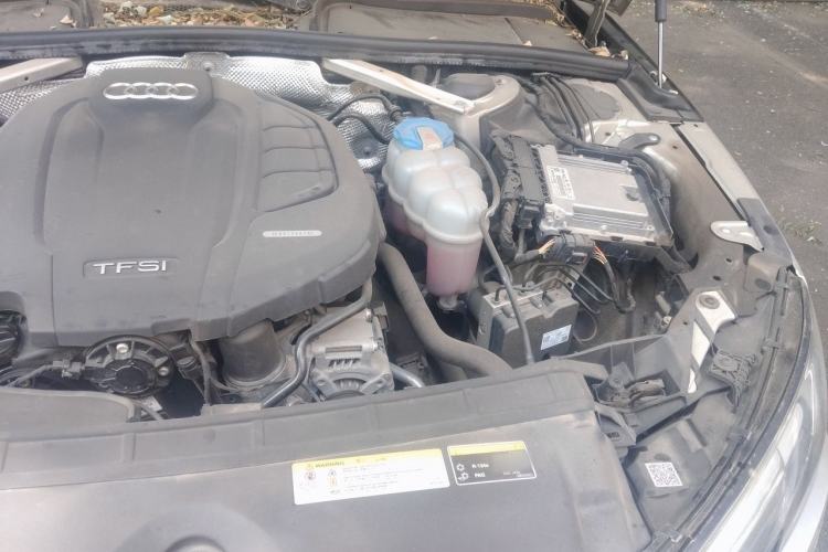 Used Audi A4L 2018 30th Anniversary Edition 40 TFSI Trendy Model Engine Bay Left