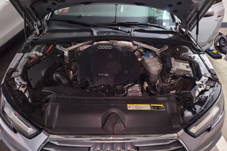 Used Audi A4L 2018 30th Anniversary Edition 40 TFSI Fashion Model Engine Bay