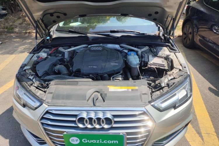 Used Audi A4L 2018 30th Anniversary Edition 40 TFSI Fashion Model Engine Bay