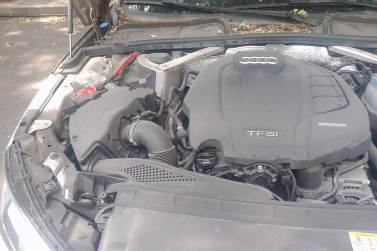 Used Audi A4L 2018 30th Anniversary Edition 40 TFSI Trendy Model Engine Bay Right