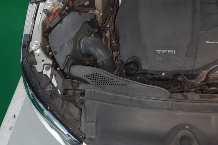 Used Audi A4L 2018 30th Anniversary Edition 45 TFSI quattro Individual Sport Edition Engine Bay Right
