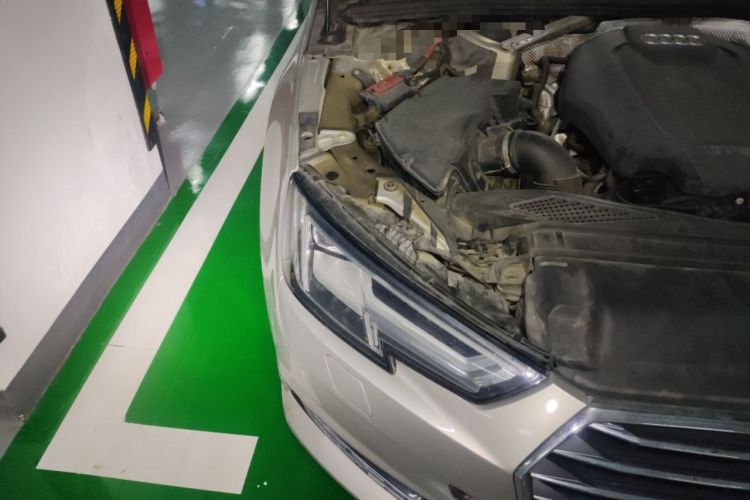Used Audi A4L 2018 30th Anniversary Edition 40 TFSI Trendy Model Engine Bay Right