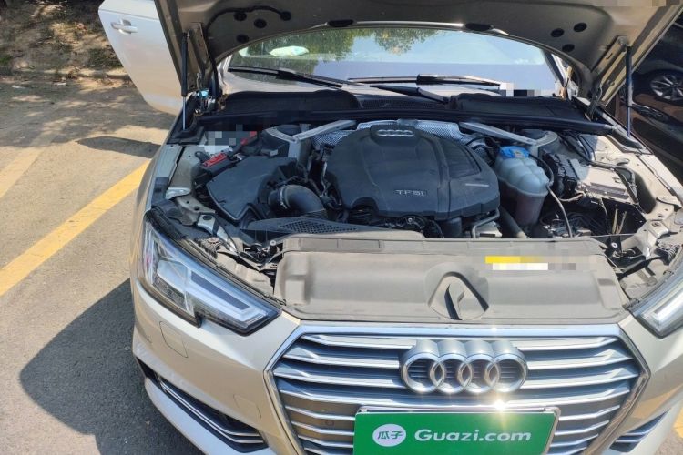 Used Audi A4L 2018 30th Anniversary Edition 40 TFSI Fashion Model Engine Bay Right