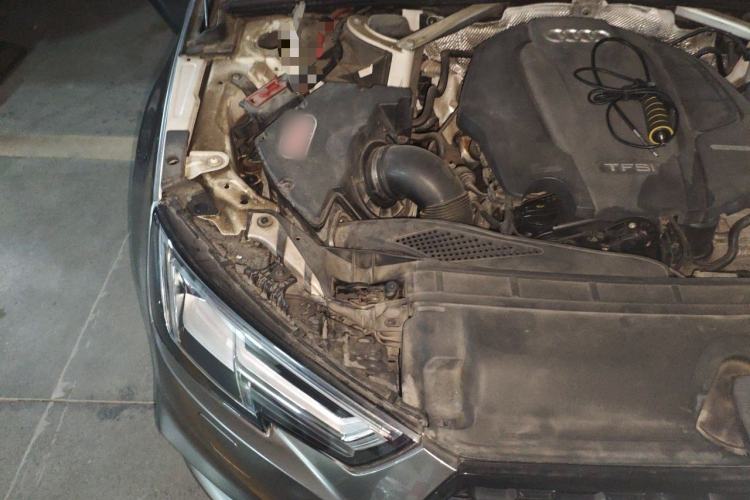 Used Audi A4L 2018 30th Anniversary Edition 45 TFSI quattro Sport model Engine Bay Right