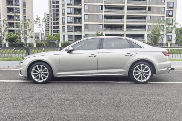 Used Audi A4L 2018 30th Anniversary Edition 40 TFSI Fashion Model Exterior 2