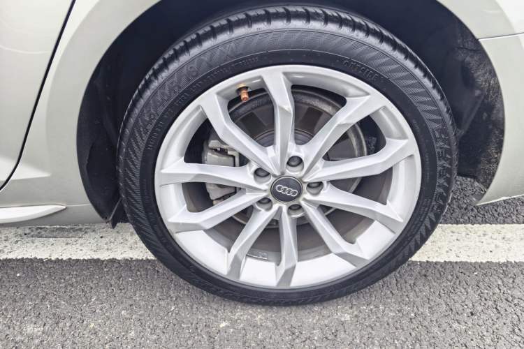 Used Audi A4L 2018 30th Anniversary Edition 40 TFSI Fashion Model Exterior 6