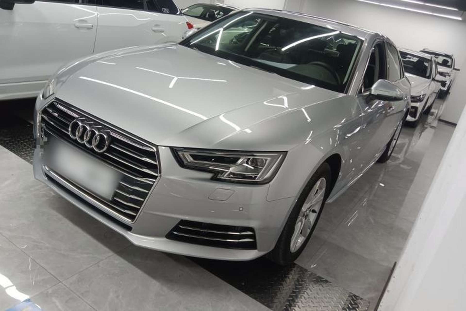 Used Audi A4L 2018 30th Anniversary Edition 40 TFSI Trendy Model Front Left 45 Deg