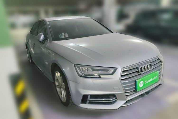 Used Audi A4L 2018 30th Anniversary Edition 40 TFSI Fashion Model Front Right 45 Deg