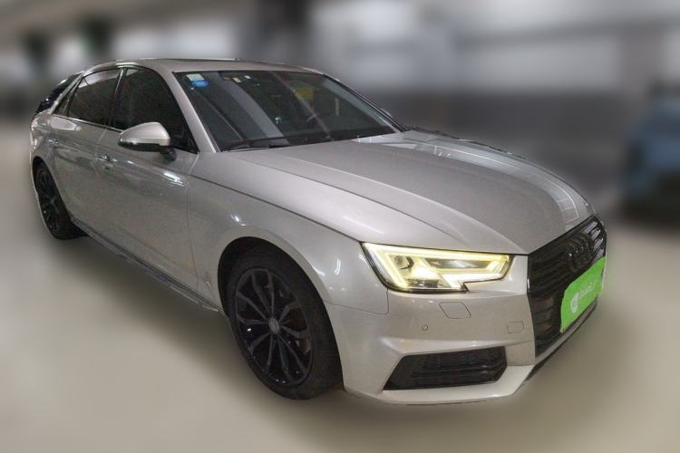 Used Audi A4L 2018 30th Anniversary Edition 40 TFSI Fashion Model Front Right 45 Deg