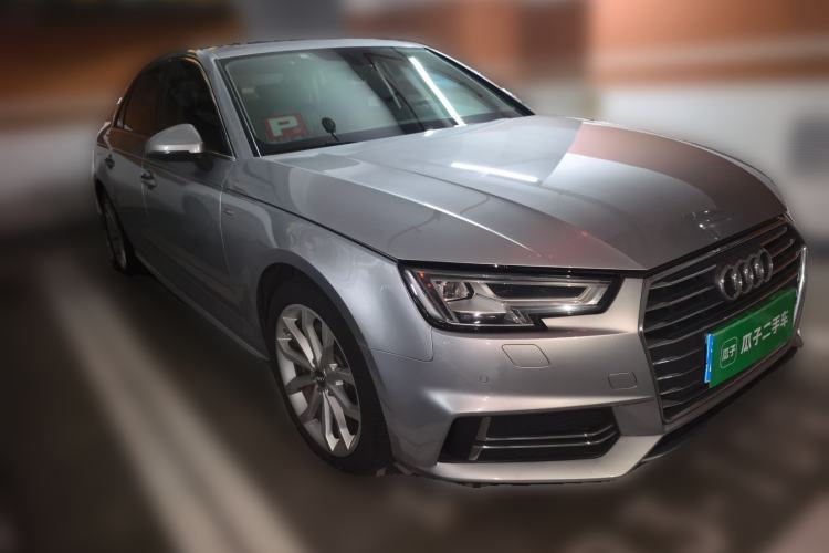 Used Audi A4L 2018 30th Anniversary Edition 40 TFSI Fashion Model Front Right 45 Deg